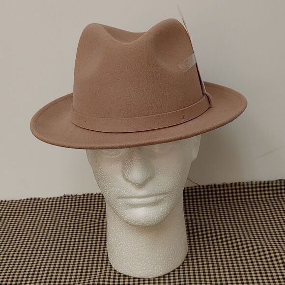 MEN'S MONTIQUE TAN 100% WOOL FELT 2 1/4" BRIM FEDORA HAT. H62 - Picture 1 of 8